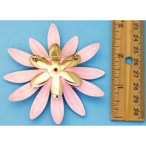 Vintage Pink Petals Gold Tone Floral Center Brooch by Sarah Coventry - N32 - Picture 2 of 2